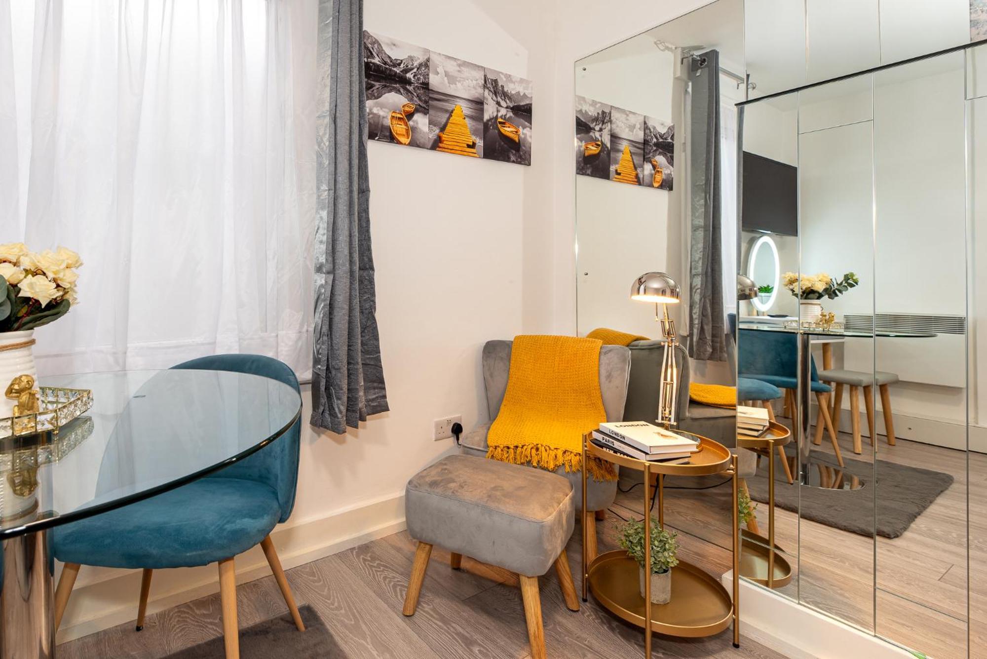 Chic Studio Apartment, Bus 18 To Euston In 30 Min. London Bagian luar foto